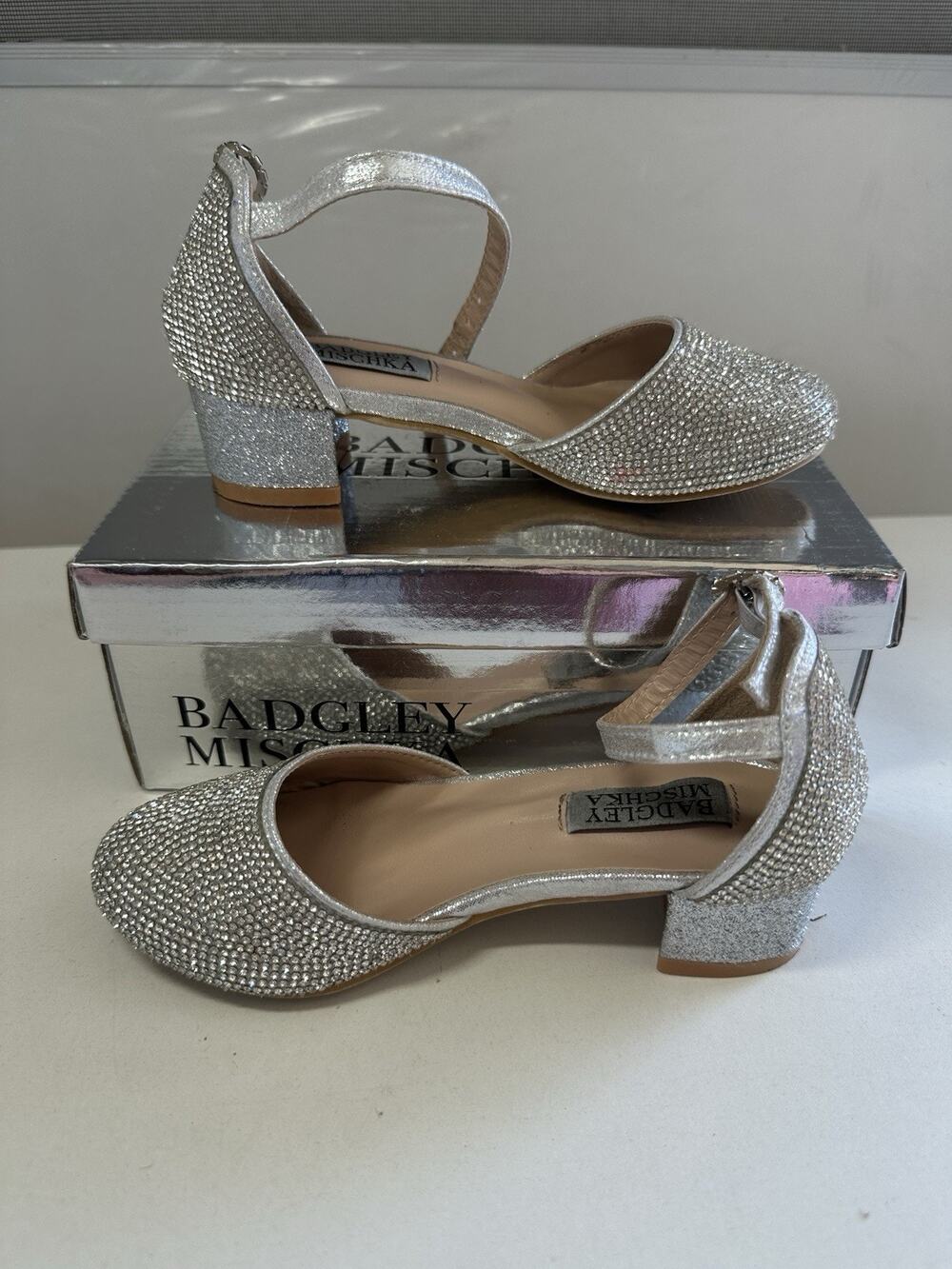 Badgley Mischka Girls Dress Block Medium Heel Party Pumps Sz 11